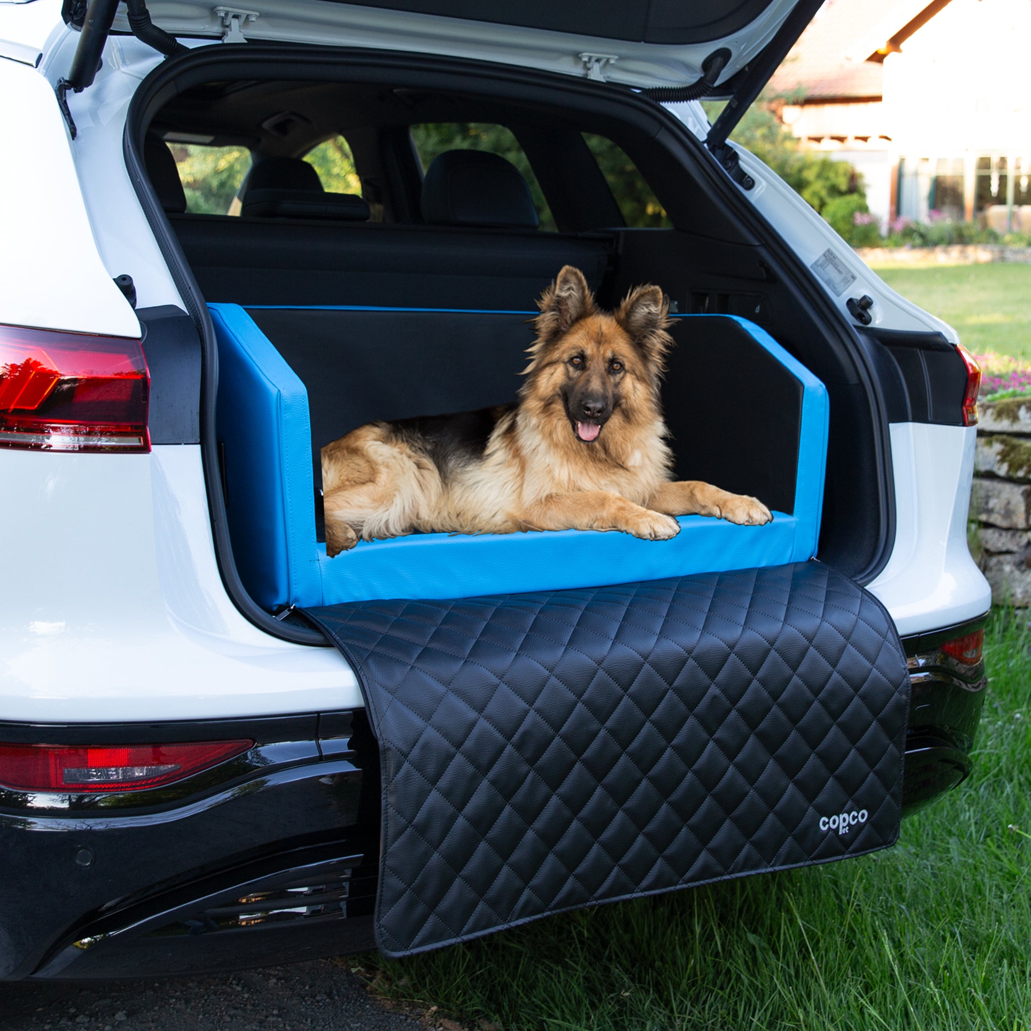 Hundebett Auto Kofferraum – orthopädisch & Gurtsystem