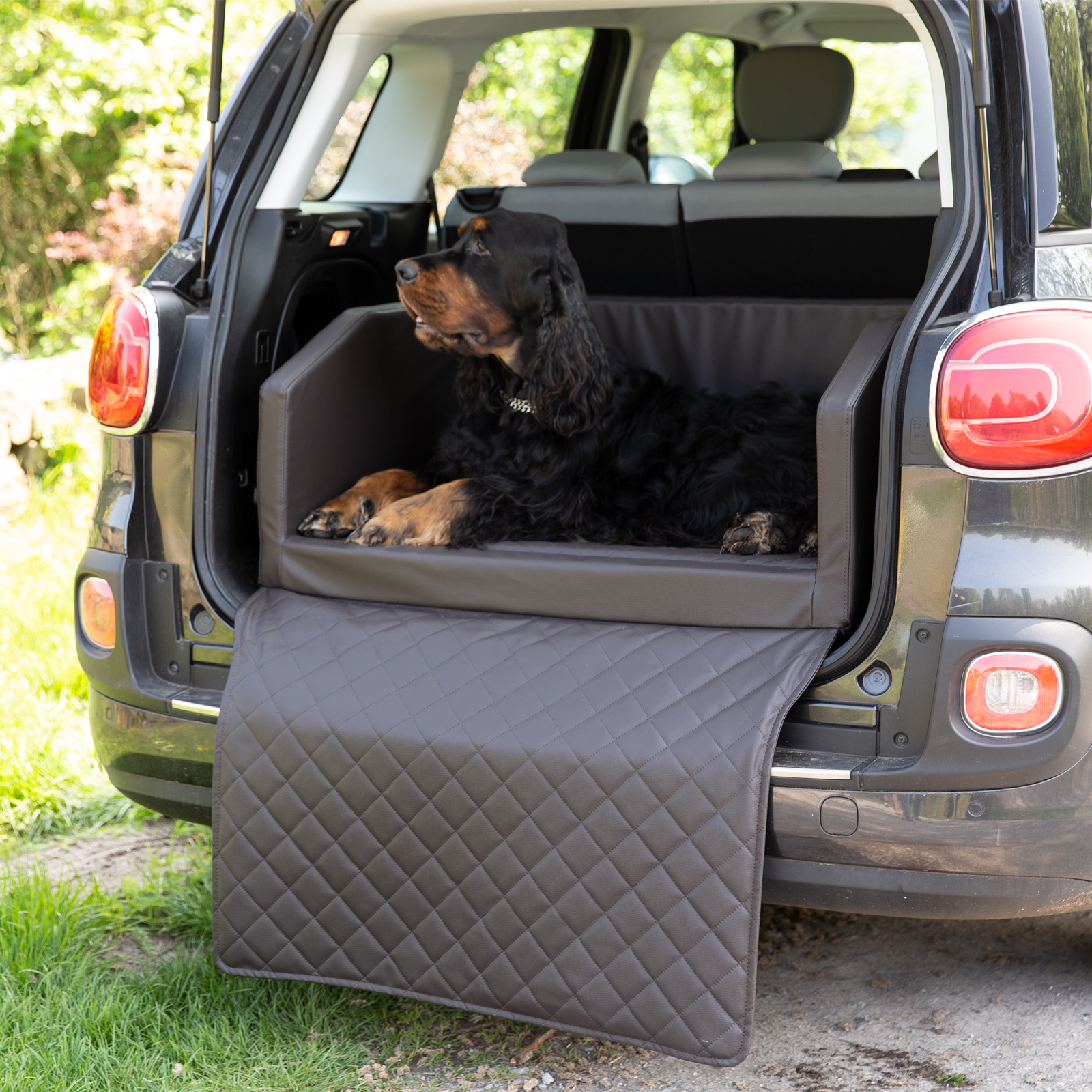 CopcoPet - Autohundebett Braun 100 x 70 cm