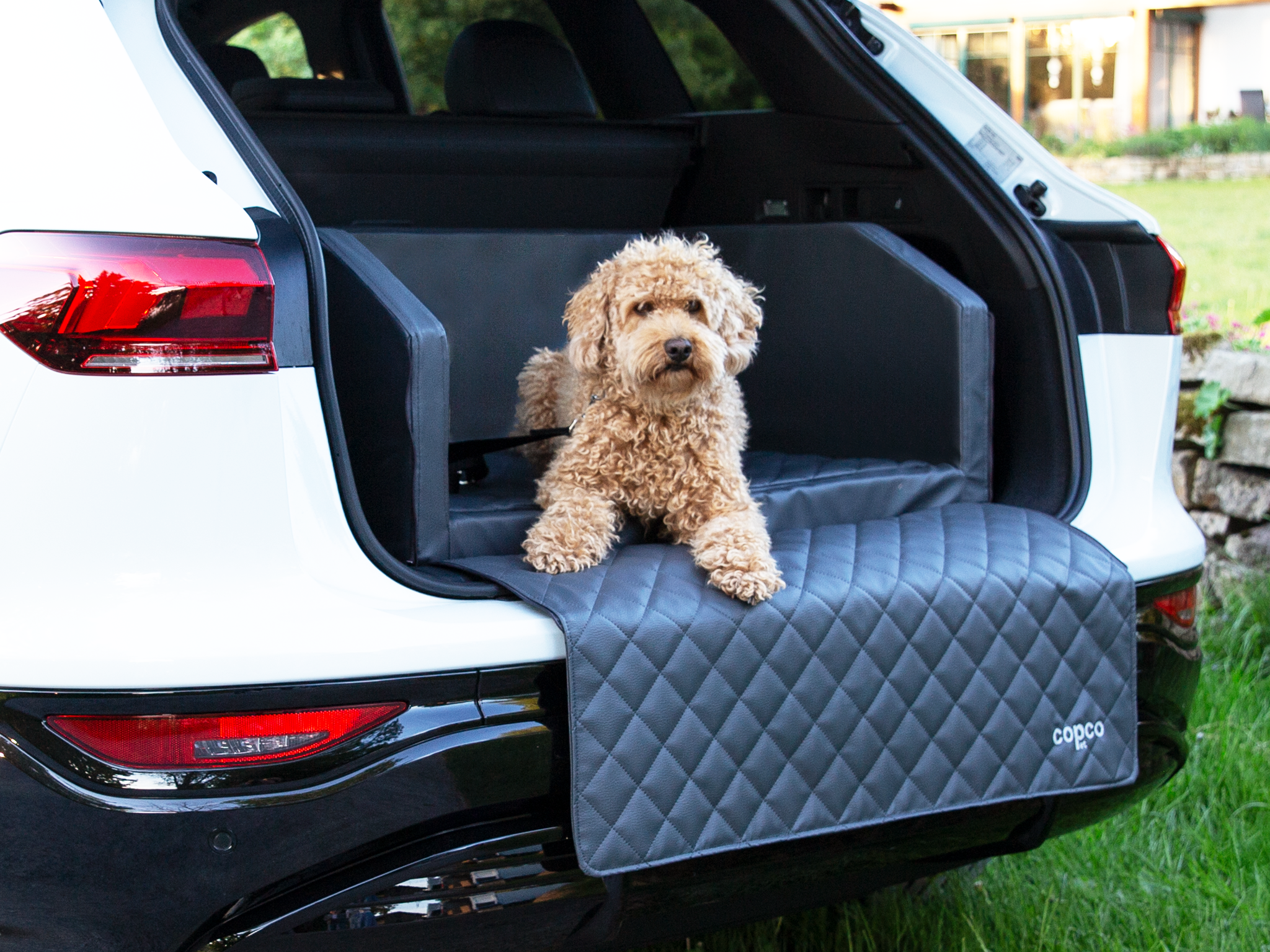 CopcoPet - Autohundebett Grau 110 x 90 cm mit Gurtsystem und Viscoschaumstoff